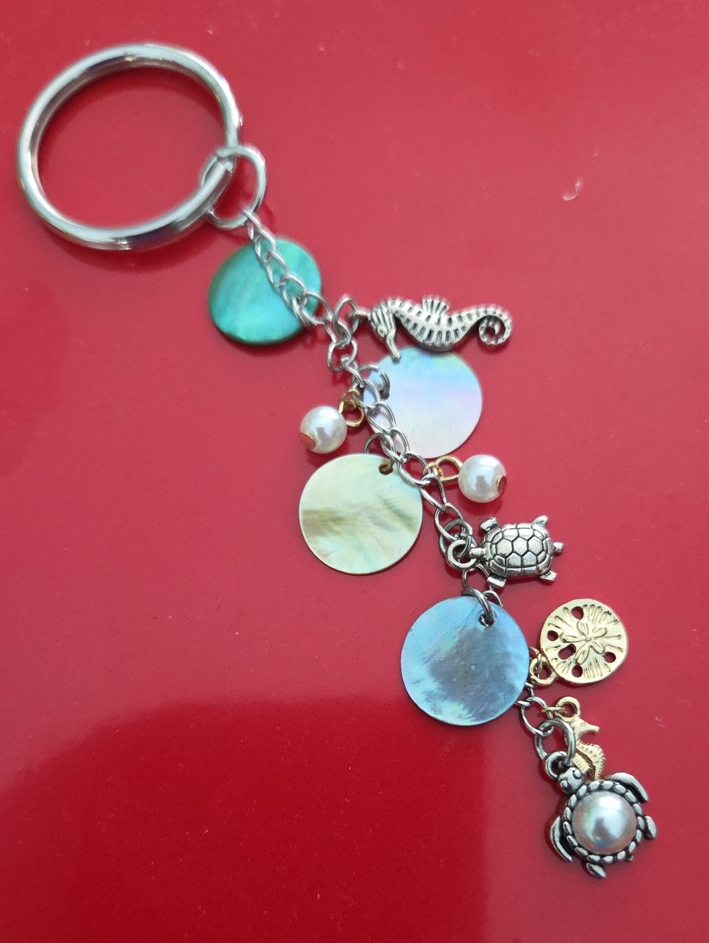 Seashell & Charm Keychain with Pearls - Iridescent Discs